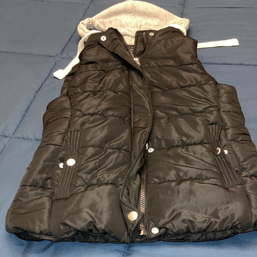 NWOT Puffer Vest by Love Tree